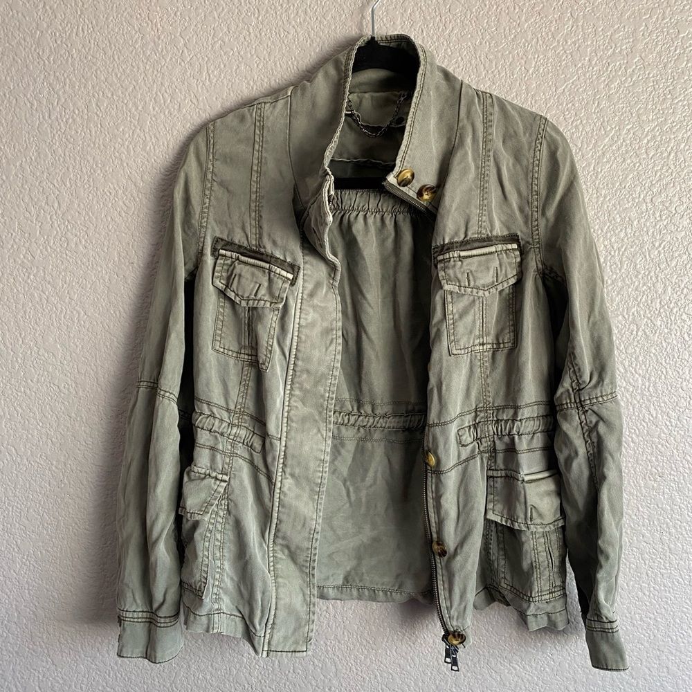 Lightweight Military Style Utility Jacket Light Olive 100% Lyocell | Size Small